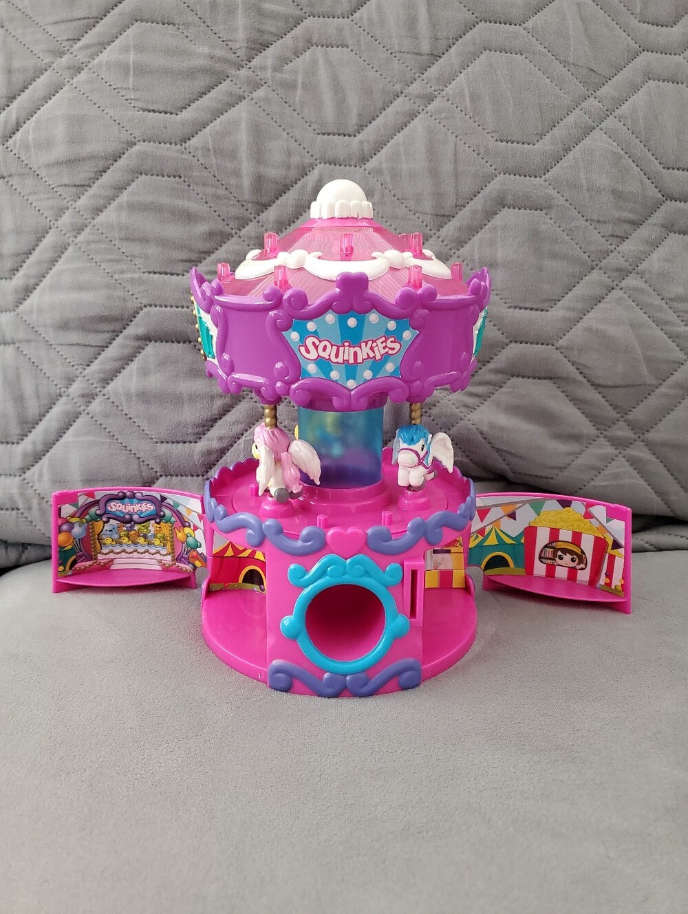 2012 BLIP Toys Squinkies Carousel Playset / Dispenser